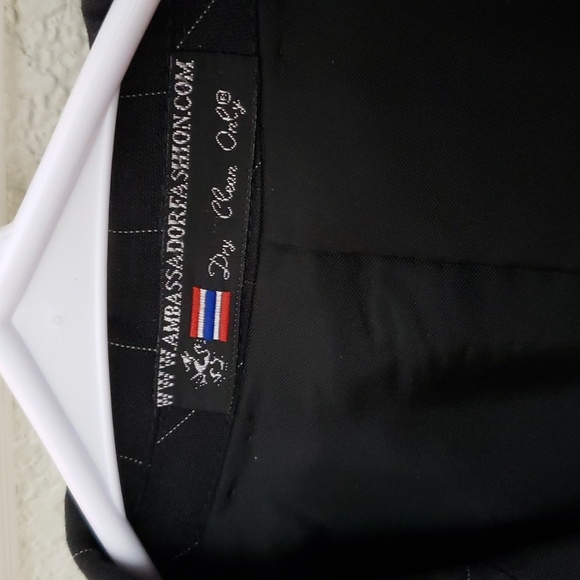 High end suit womens - Picture 2 of 3